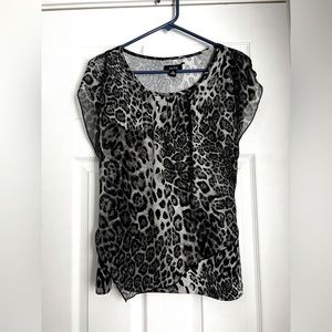 Womens small leopard dress shirt‎